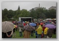 Bild: Zuschauer bei irischem Wetter